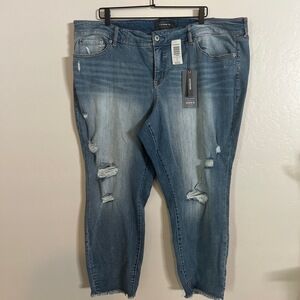 NWT Torrid Jeans Womens 24 Light Wash Boyfriend Distressed Denim Ankle‎ Raw Hem